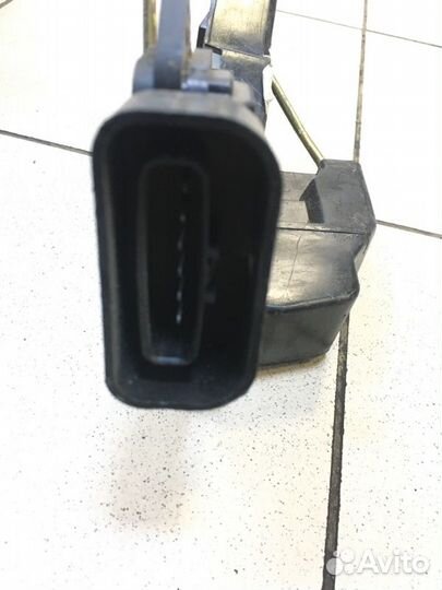 Замок дверной передний левый Geely Mk Cross