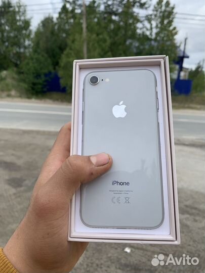 iPhone 8 64 гб