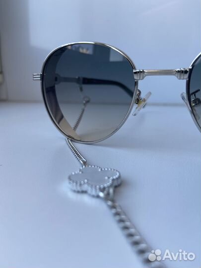 Трендовые женские солнцезащитные очки