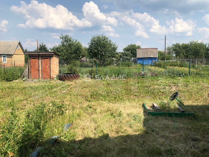 Дача 30 м² на участке 6 га