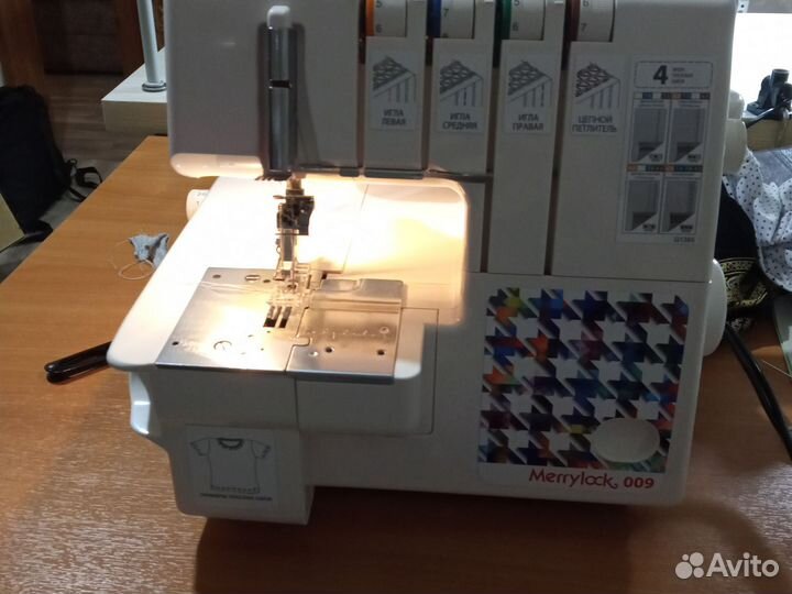 Merrylock 009 распошивальная машина