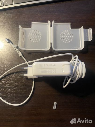 Зарядка для ноутбука Apple