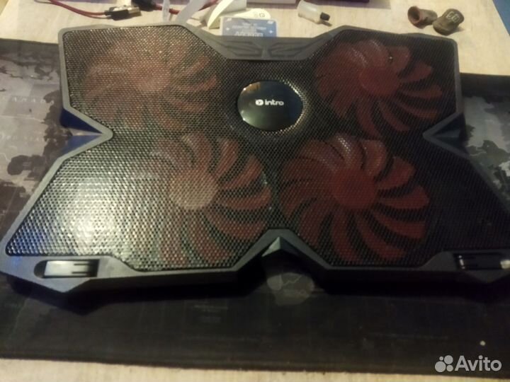 Подставка с охлаждением