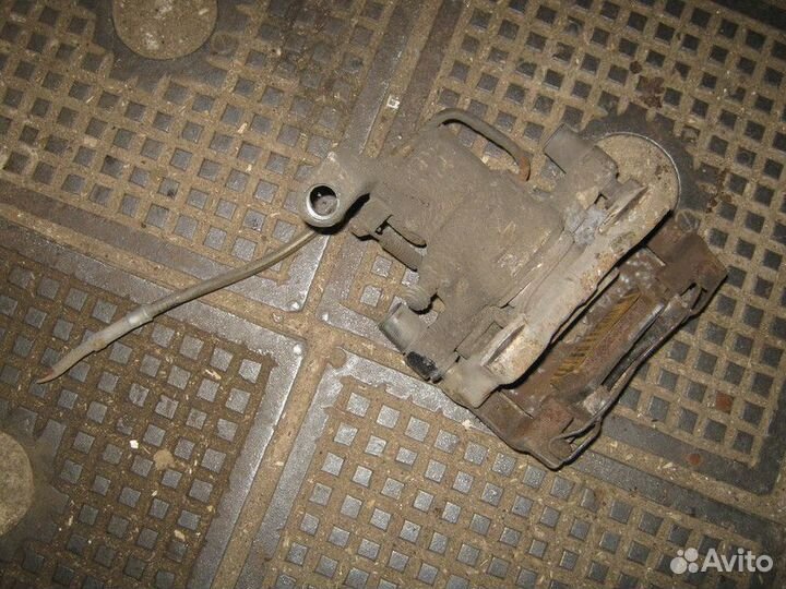 Суппорт задний левый Jaguar XF X250