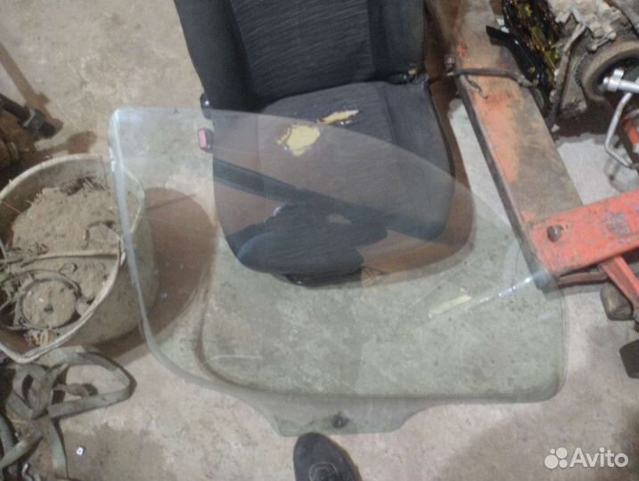 Стекло переднее правое Fiat Doblo