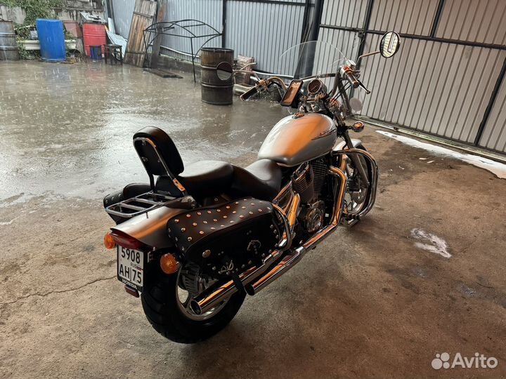Продом мотоцикл Honda Shadow Spirit 1100
