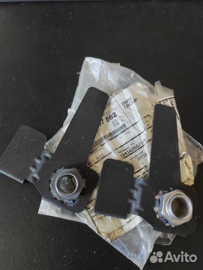 Гайка с пруж. Зажимом П. 31106867562