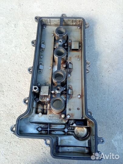 Крышка клапанная Toyota Yaris