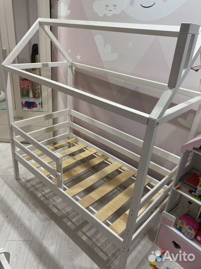 Детская кровать домик с матрасом