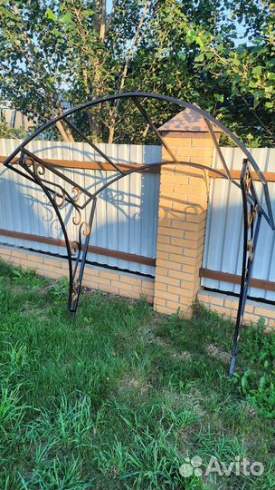 Козырек над крыльцом из металла