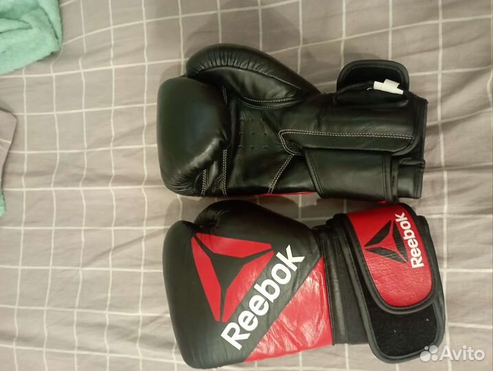 Боксерские перчатки 12 oz Reebok