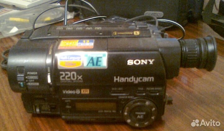 Видеокамера sony Handycam 220х