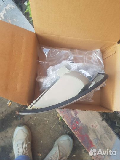 Новый указатель поворота audi 100 c4 правый