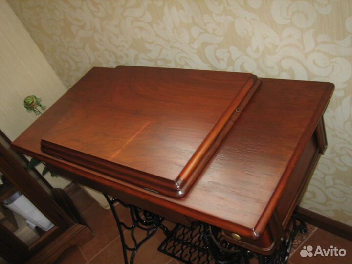 Старинная швейная машина Зингер отреставрирована