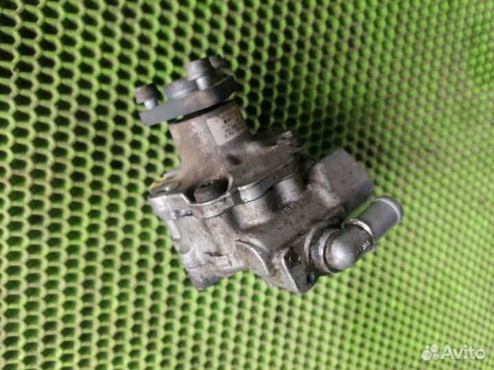 Насос гура на VW Touareg NF 2010-2018 crca