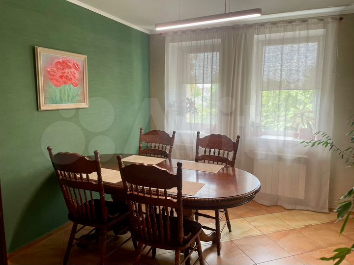 Коттедж 279,2 м² на участке 8 сот.