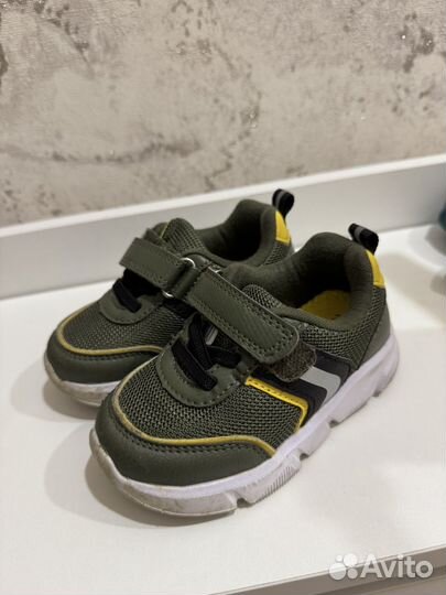 Кроссовки детские