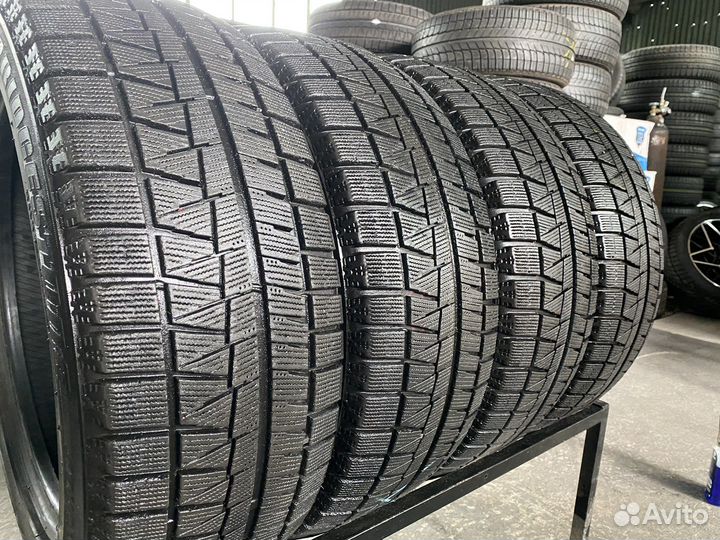 Bridgestone Blizzak Revo GZ 215/55 R17
