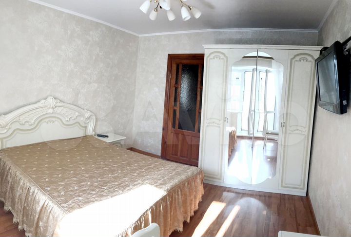 2-к. квартира, 70 м², 7/9 эт.