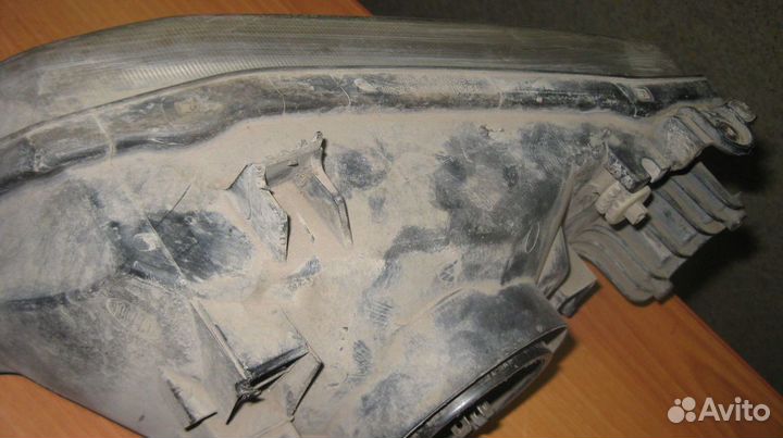 Фара правая Nissan Wingroad (99-05 года) WFY11, wh