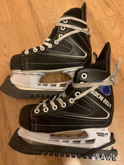 Коньки хоккейные