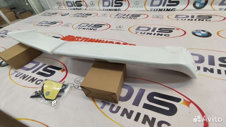 Спойлер Toyota Land Cruiser 105 белый