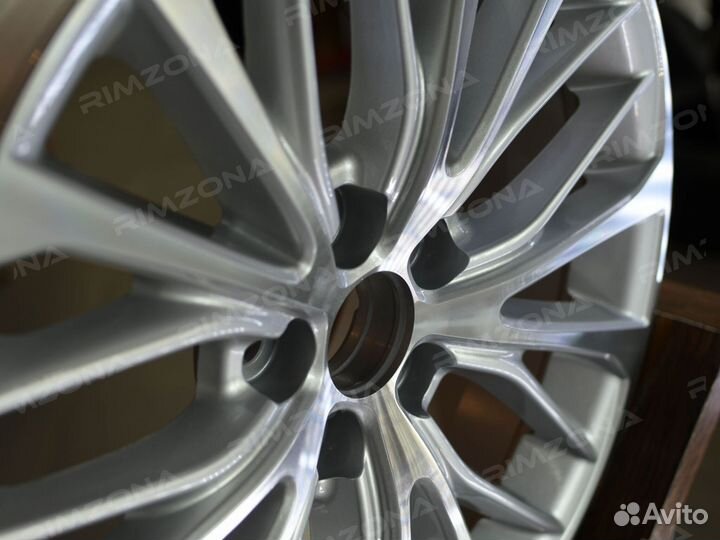 Литые диски Camry R18 на Toyota. Арт2265