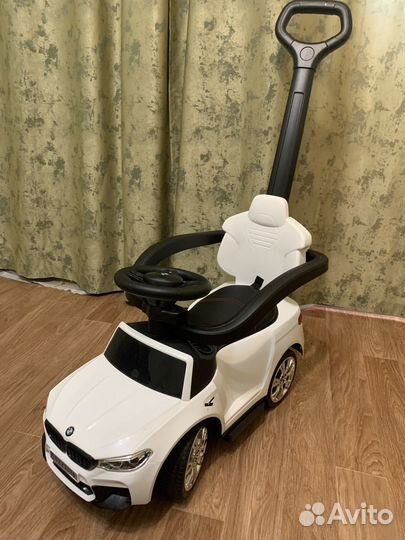 Детская машинка каталка с ручкой