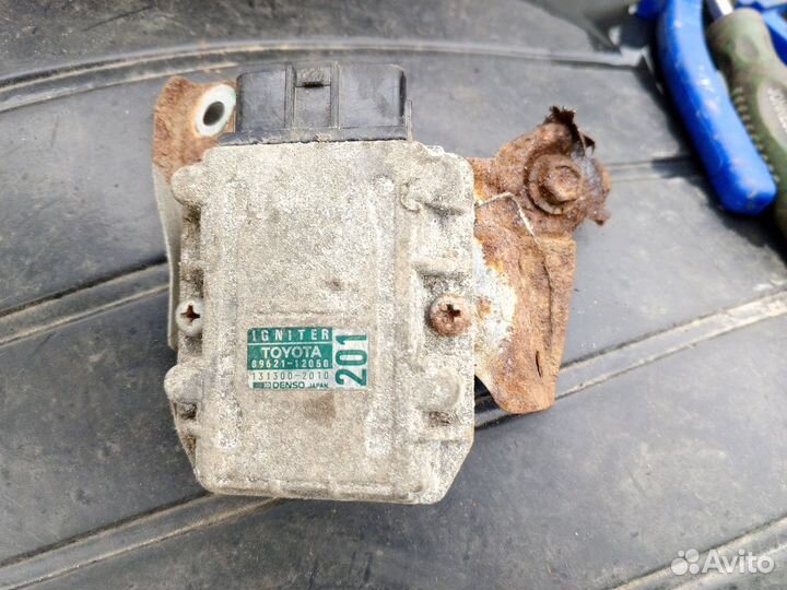 Коммутатор на Тойота Карина Е