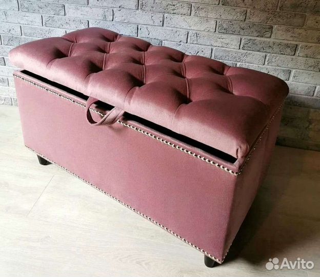 Стеновые панели и банкетки в каретной стяжке