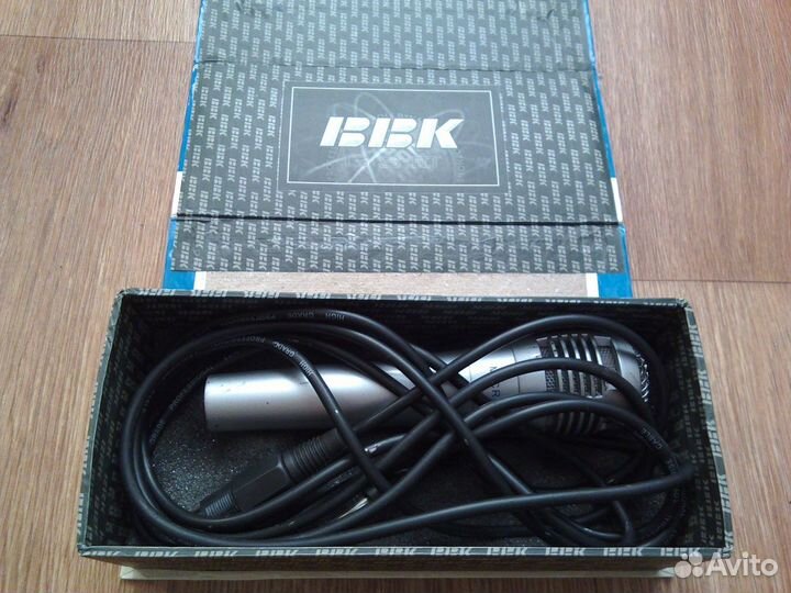 Микрофон BBK DM233 для караоке и не только