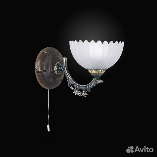 Бра настенный металлический со стеклом Италия
