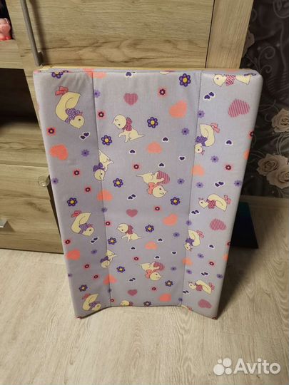 Пеленальная доска на кроватку