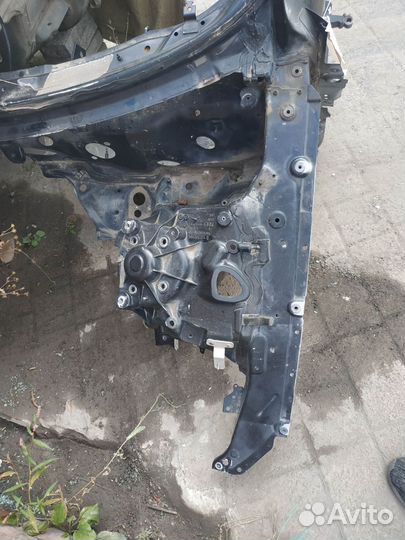 Передняя левая четверть Audi A7 G4