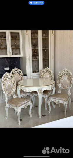 Столы и стулья