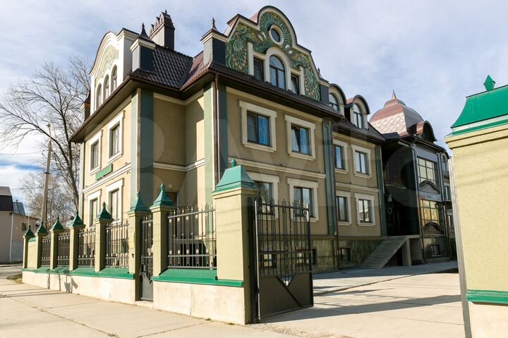 Гостиница, 2400 м²