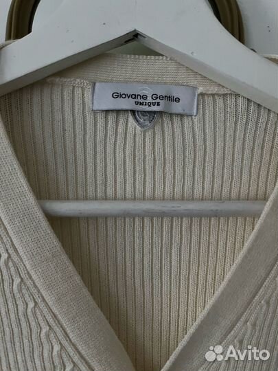 Пуловер Giovane Gentile