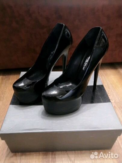 Лаковые туфли