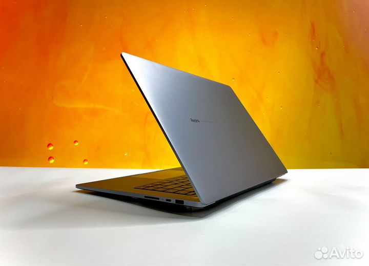 Ноутбук Xiaomi RedmiBook 15 / Core i5 / SSD