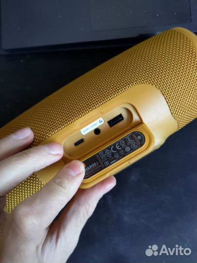 JBL / Портативная аудио колонка JBL charge 4 gold