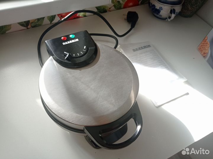 Электрическая вафельница новая