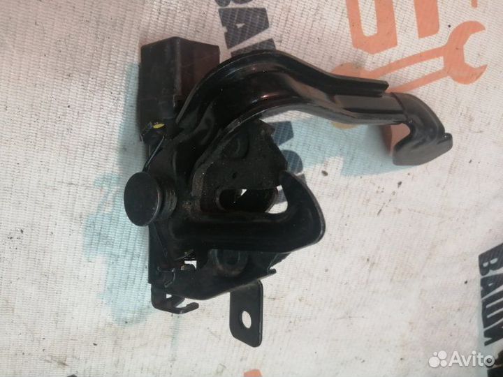 Замок капота Hyundai Solaris RB 2010-2017