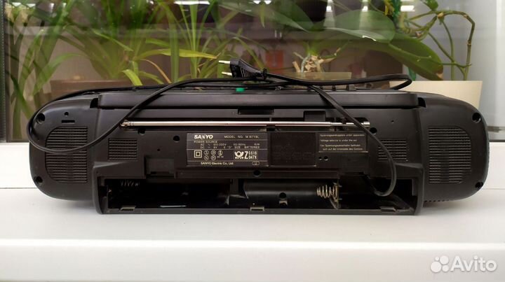 Магнитофон sanyo (на запчасти)