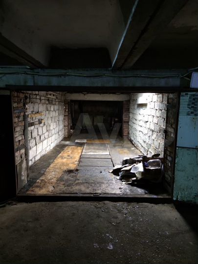 Гараж, > 30 м²