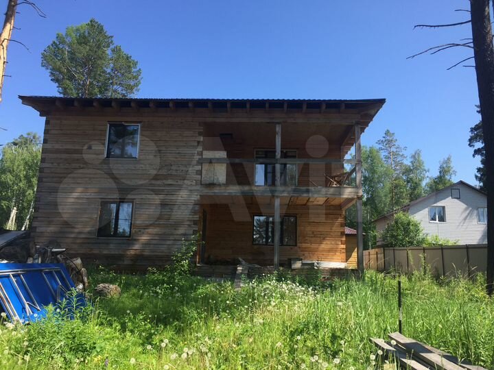 Дом 280 м² на участке 8 сот.