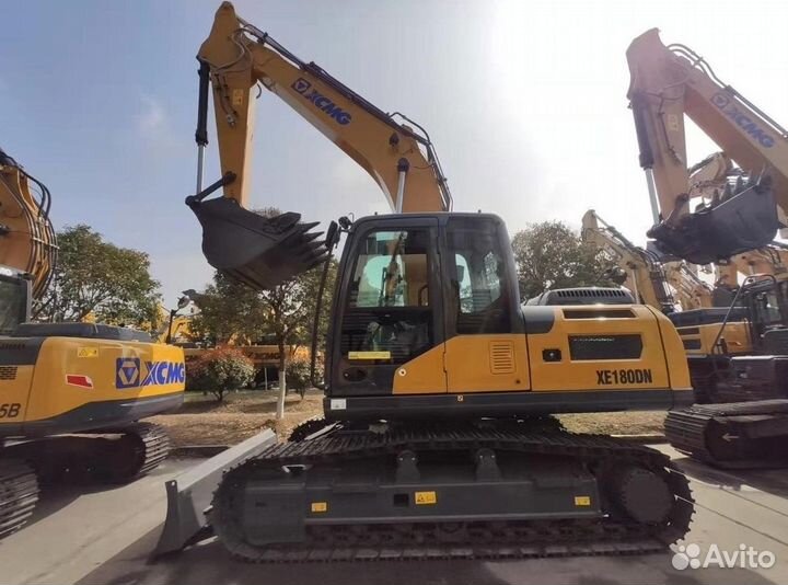 Колёсный экскаватор XCMG XE180WD, 2023