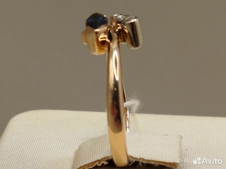 Кольцо золотое с сапфиром и бриллиантами 16 размер