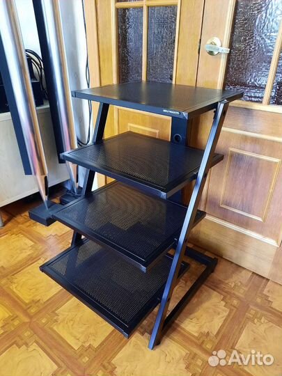 Стойка для аппаратуры