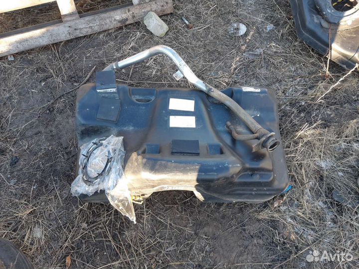 Land Rover Range Rover Evoque бензобак