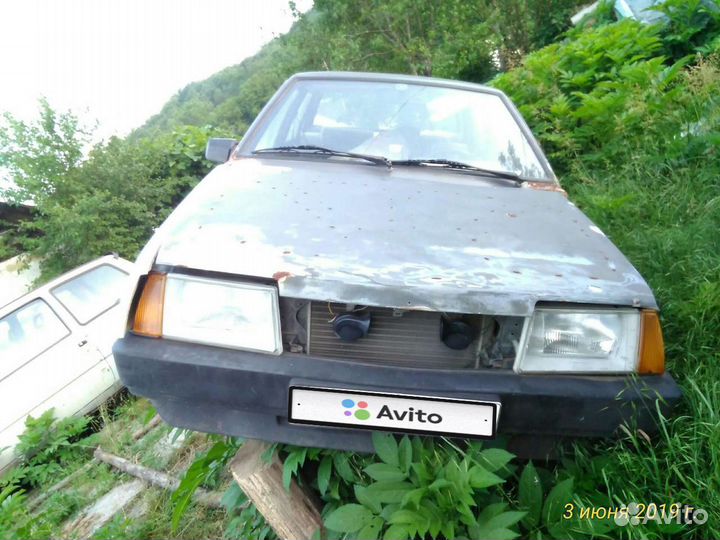 ВАЗ 21099 1.5 МТ, 1995, битый, 180 000 км